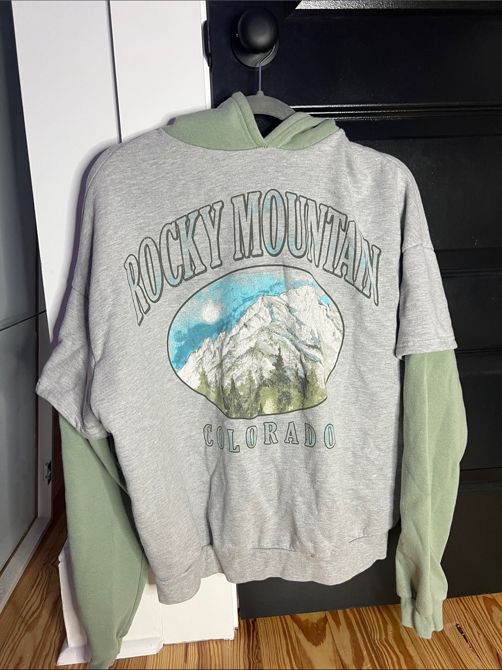 Rocky Mountain Colorado Graphic Hoodie Sweatshirt - Light Gray & Sage